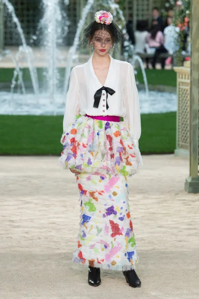 Look 30
